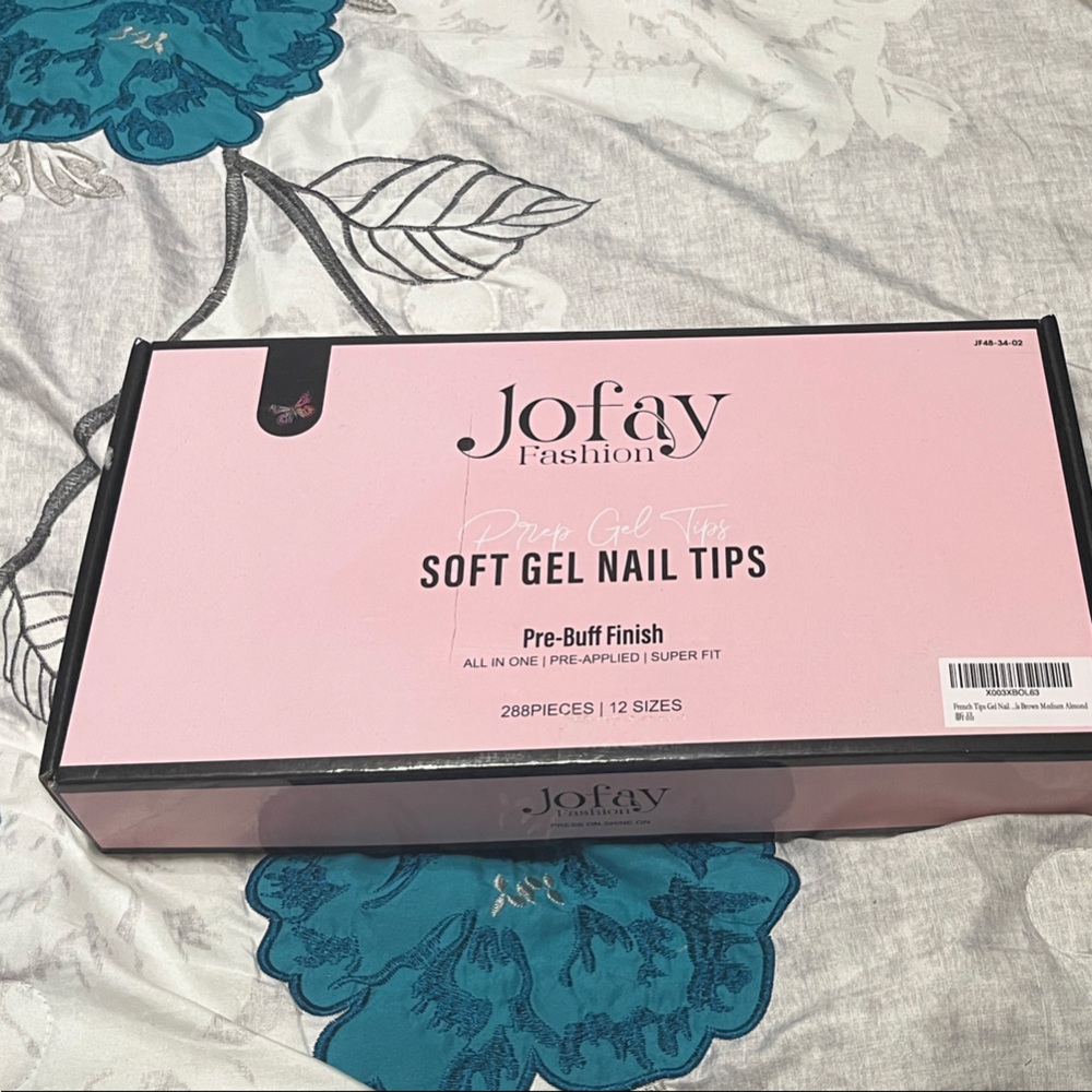 JoFay Nail Kit with nude and White Accessories